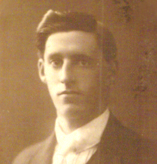 Photo of photos/John Kenneth McLennan 1890-1916
